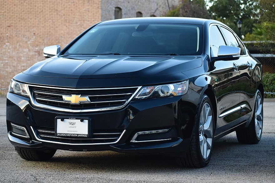 Chevy Impala, Logotipo de Chevrolet, impala, coche deportivo, vehículo, frente, exterior, nuevo trabajo de pintura, brillar, negro, dorado y negro
