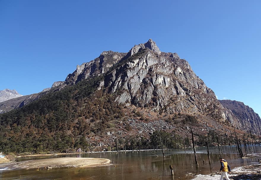 планини, езеро, природа, мъртви дървета, Сангестар Цо, Езерото Мадхури, връх, Хималаи, tawang, Арунчал Прадеш