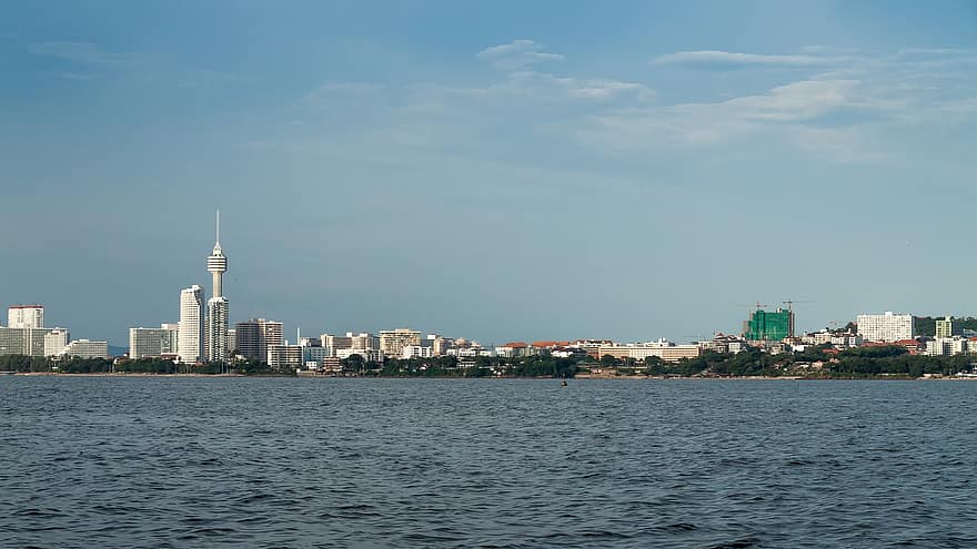 Pattaya, tailândia, de praia, skyline, arranha-céus, prédios, mar, oceano, agua, Golfo da Tailândia, barcos