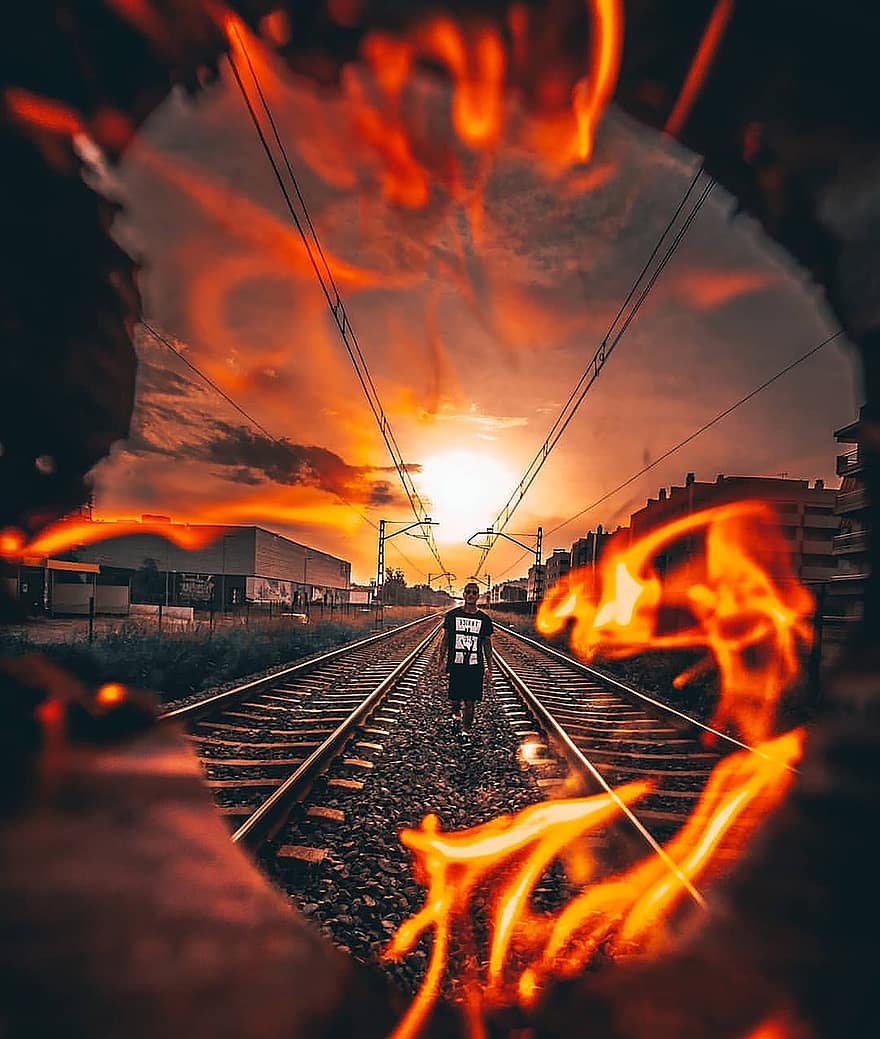 home, foc, efecte, retrat, fotografia, ferrocarril, sol, posta de sol, vies del ferrocarril, transport, indústria