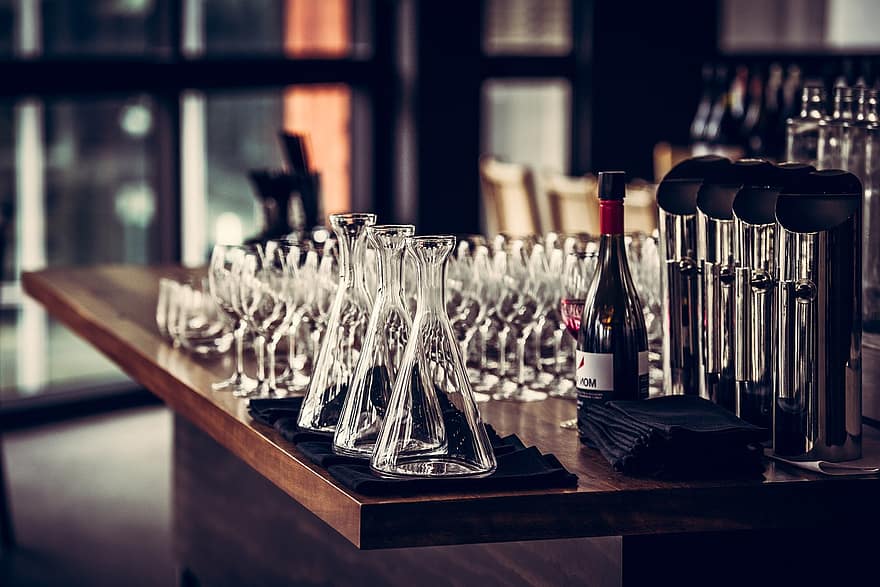 stikla trauki, vīns, restorāns, alkoholu, tabula, dzert, šķidrums, pudele, vīna pudele, stikls, bārs