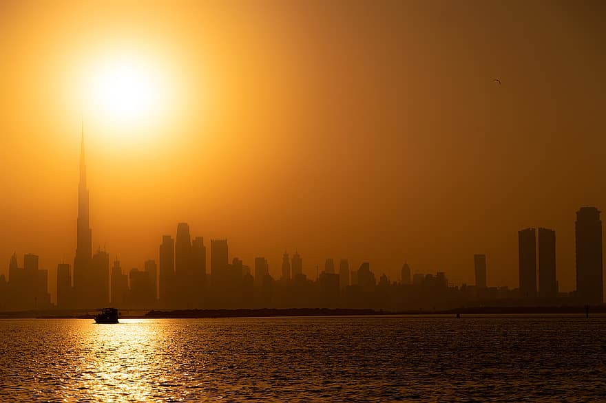 Dubai, l'horizon, Émirats arabes unis, émirats, paysage urbain, grattes ciels, immeubles, silhouette, eau, mer, centre ville