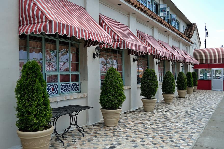 Resturant, Sheapshead Bay Queens Nyc, New York City, Exterior, Building, Beautiful Setting, Hedge, Plants, Awning, Gravel, Windows