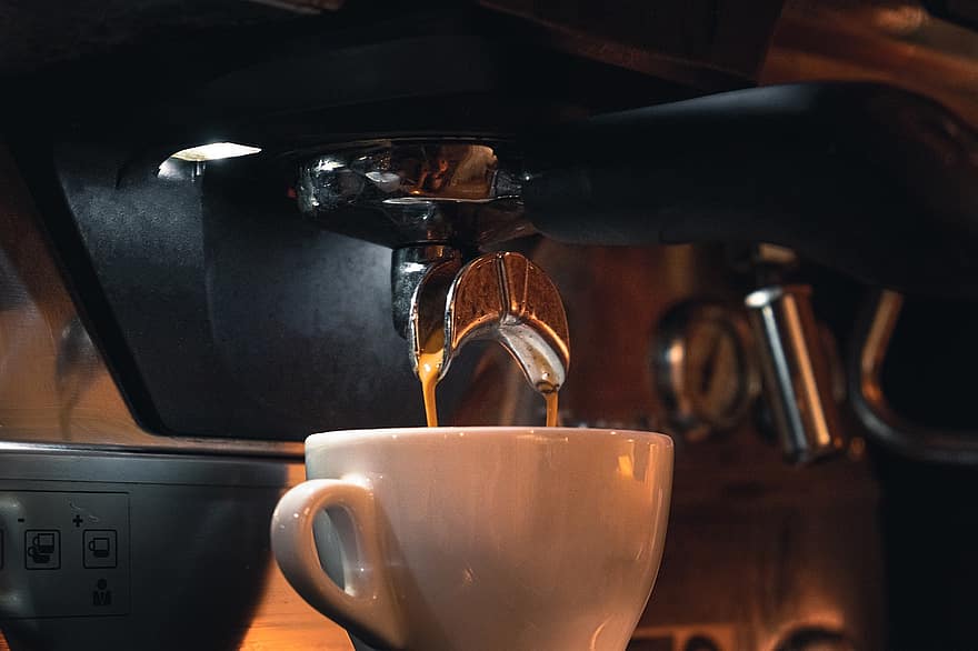قهوة ، آلة ، كوب ، آلة صنع القهوة ، صانع القهوة ، فنجان قهوة ، كوب من القهوة ، قدح ، مادة الكافيين ، مقهى ، كافيه
