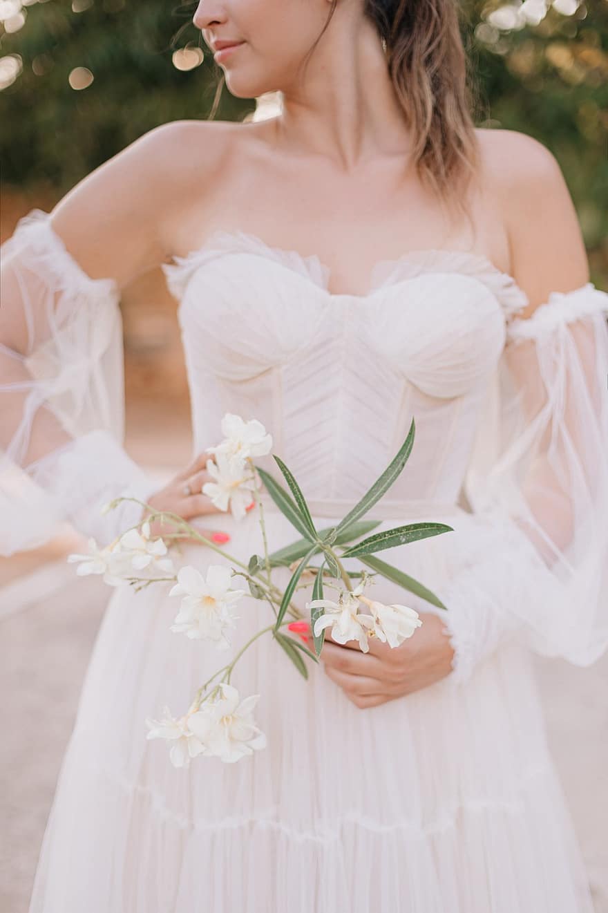 νυφικό, νυφη, γάμος, Φωτογραφία γάμου, στυλ, μοντέλο, Μοντέλο νύφης, λεπτομέρειες του γάμου, λευκό φόρεμα, λουλούδια, κορσές