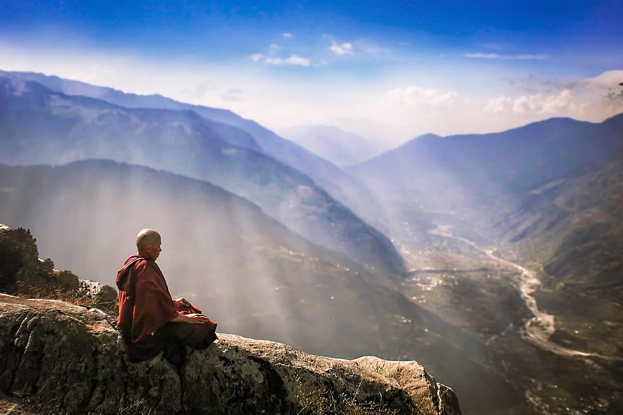 monaco, meditazione, scogliere, valle, buddismo theravada, Kullu, natura, viaggio, gita, calma, pace
