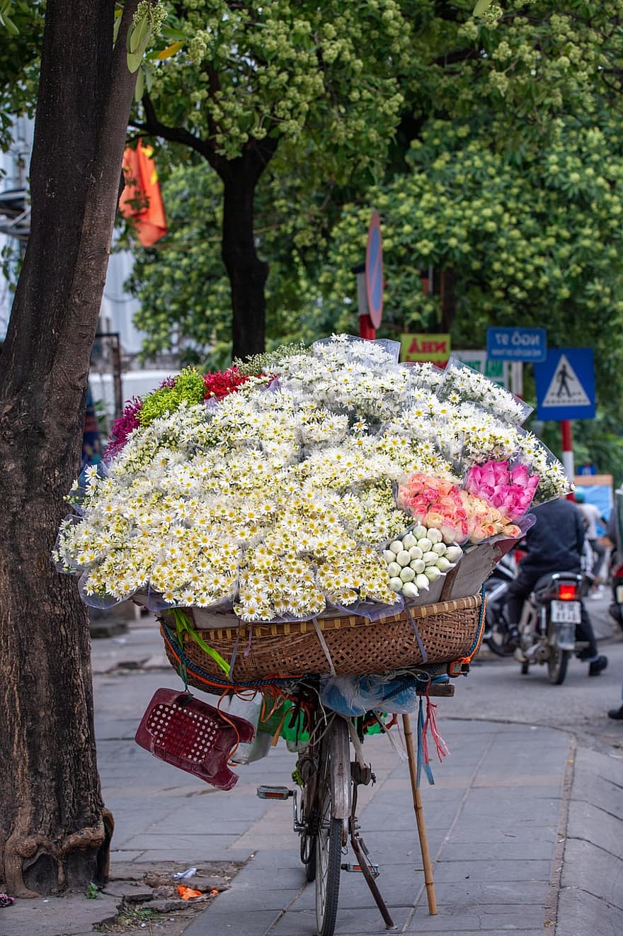 bloemenmarkt, straatverkoper, bloemen, stadsleven, boeketten, straat, Hanoi