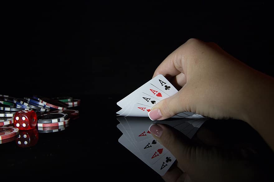 karty, hra, zábava, kostky, sázka, sázení, blackjack, kasino, bramborové hranolky, soutěž, hazardovat