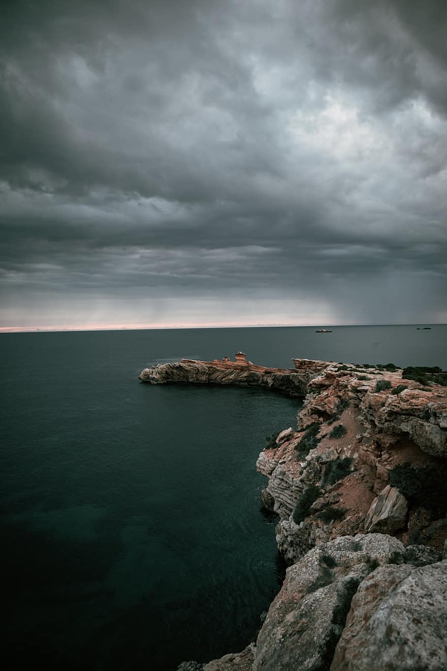 rantakallio, rannikko, meri, Ibiza, saari, Välimeren, kiviä, horisontti, myrsky, pilvinen, pilviä