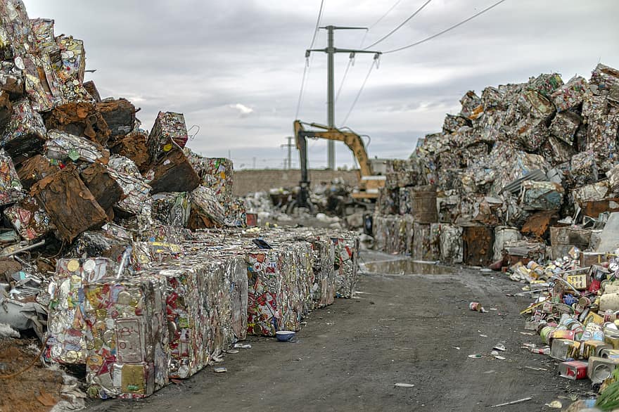 управление на отпадъците, scrapyard, склад за отпадъци, Иран, qom city, Ирански работник, рециклиране, боклук, купчина, промишленост, сметището
