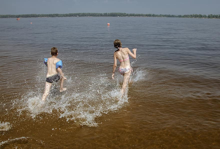 przyjaciele, lato, jezioro, wolny czas, na dworze, rekreacja, rzeka, kąpielowy, Dzieci, zabawa, radość
