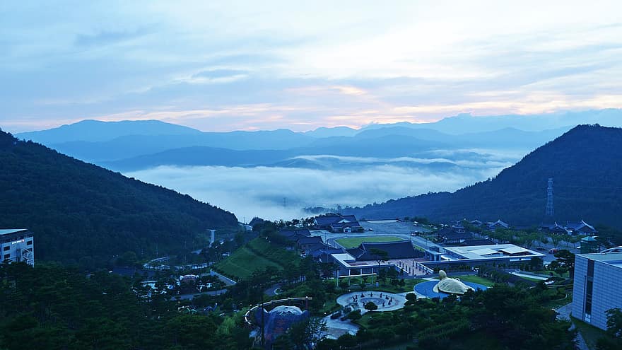 természet, utazás, felfedezés, szabadban, Koreai Köztársaság, Sancheong, hegy, köd, felhők, tájkép, erdő