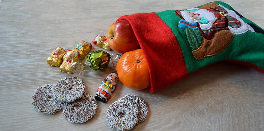 ถุงน่องซานต้า, ลูกอม, อาหาร, คุ้กกี้, ส้ม, แอปเปิ้ล, ผลไม้, ช็อคโกแลต, นิโคลัสนักบุญ, รองเท้าซานต้า, ซานตา