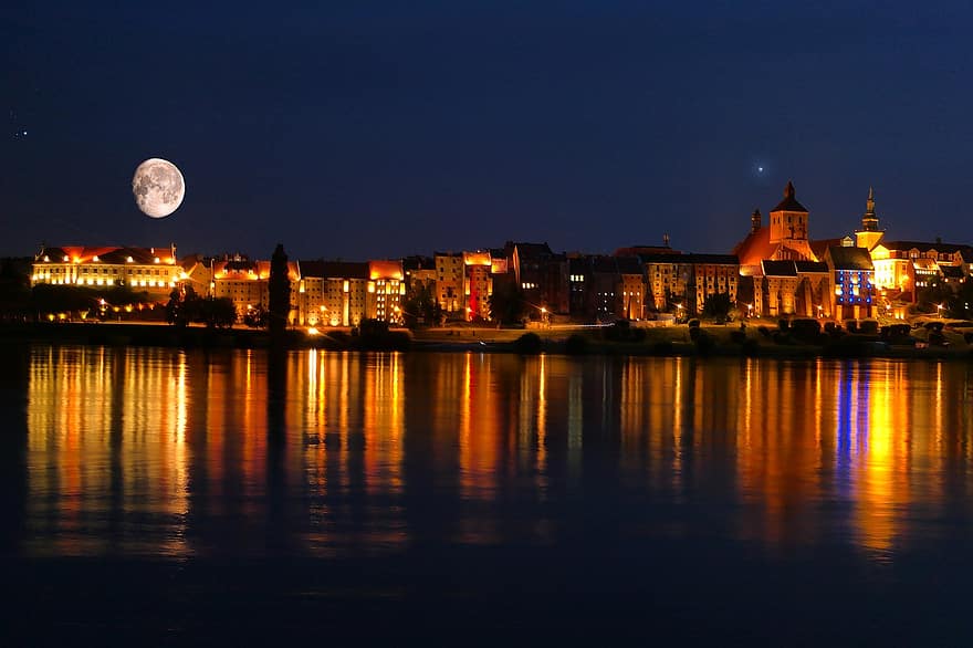 ēkām, pieminekļi, mēness, zvaigznes, vistula upe, naktī, crate bornwalda, pilsēta, Jaroslavļas pilsēta, gotiskais, Ievērojamu vietu apskate
