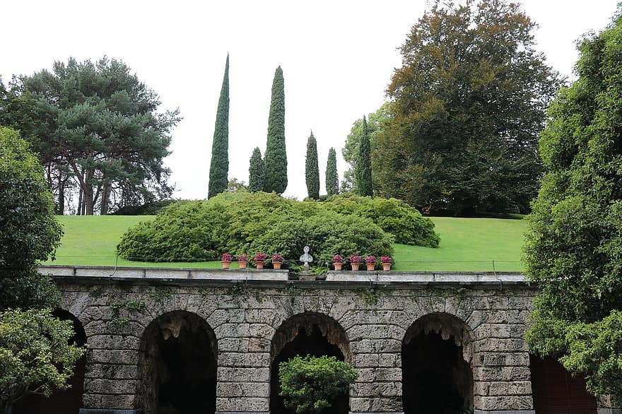 Ogród Villa Melzi, park, architektura, łuki, kolumny, krajobraz, drzewa, cyprys, ogród, bellagio
