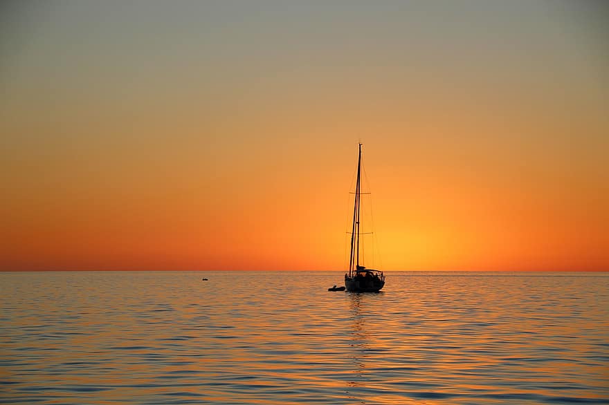 západ slunce, loď, moře, silueta, plachetnice, jachta, monohull, oceán, voda, horizont, slunečního světla