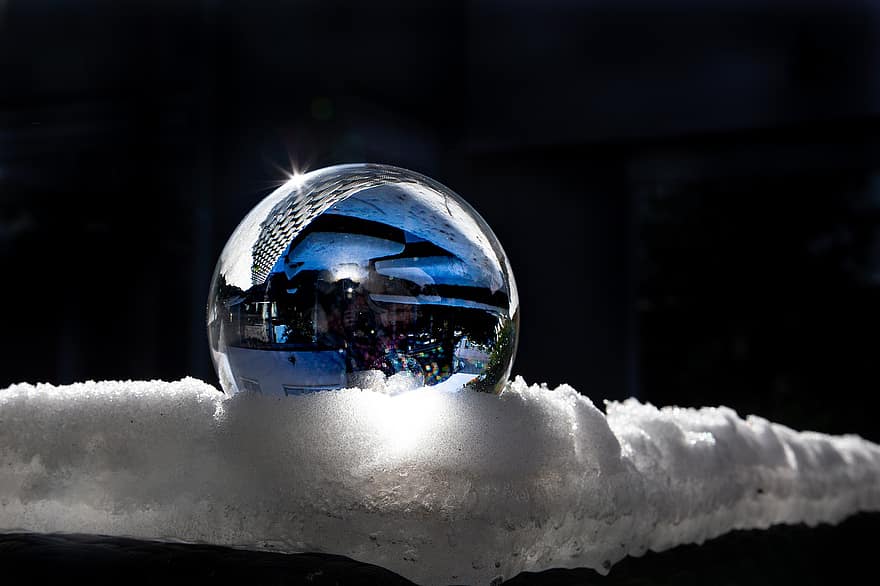 lensball, ziemā, sniegs, pārdomas, stikla bumba, kristāla bumba, auksts, ledus, saldēti, sala, sniegains