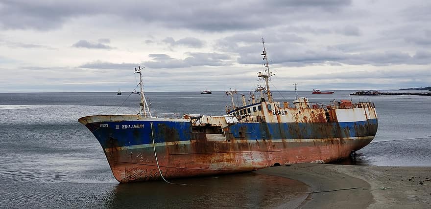 船、難破船、ビーチ、さびた、砂、海岸、岸、放棄された、古い、モンテビデオ、チリ