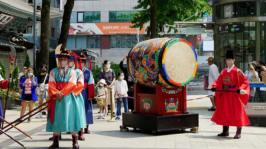 Dienvidkoreja, Seula, iela, svinības, festivāls, kultūras, tradicionālais festivāls, vīriešiem, tradicionālie apģērbi, parāde, vietējo kultūru