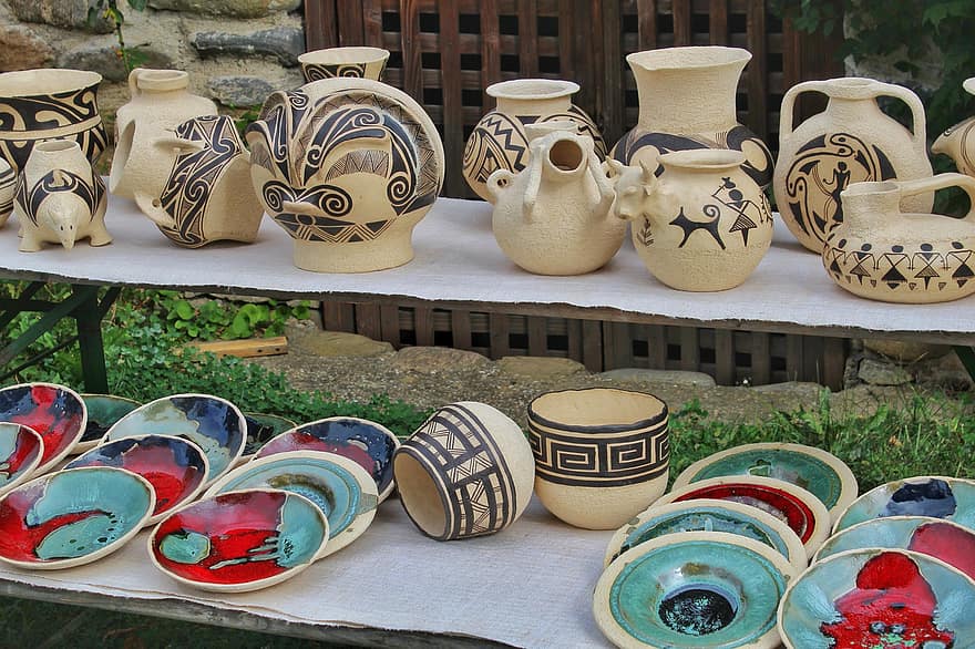 Keramikk, steingods, leire krukker, servise, håndverk