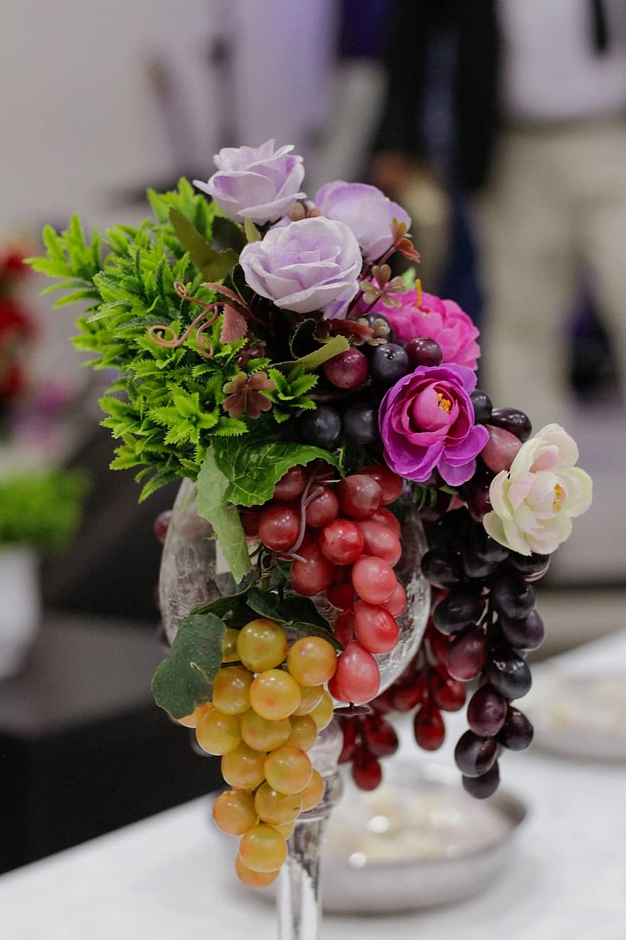 цветы, украшение, стакан, фрукты, виноград, свежесть, ваза, букет, лист, крупный план, питание