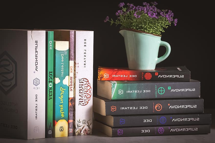 böcker, lugg, blomvas, ny, fiktion, stack, läsa, bokmal