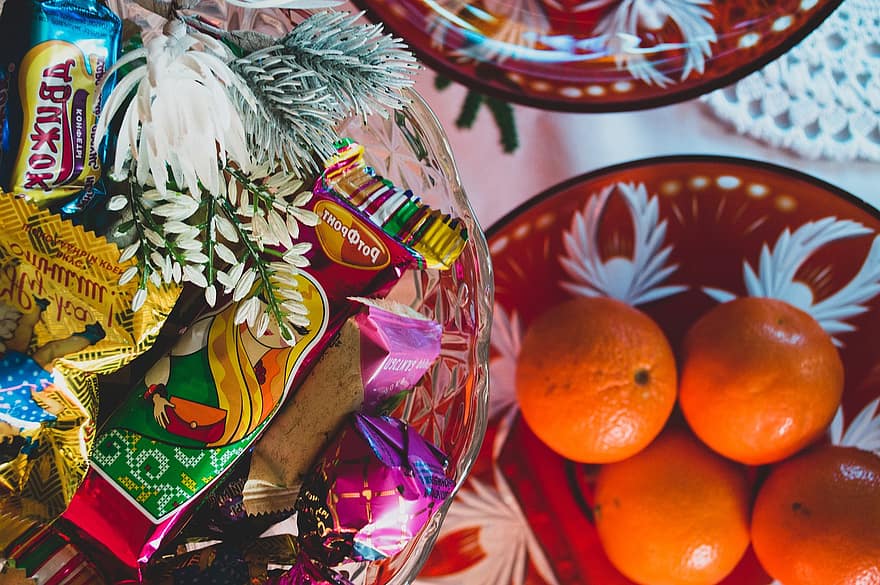 cukroví, ovoce, mandarinky, zachází, dezert, čokoládové bonbony, slavnostní stůl, dekorace, jídlo, pozadí, oslava
