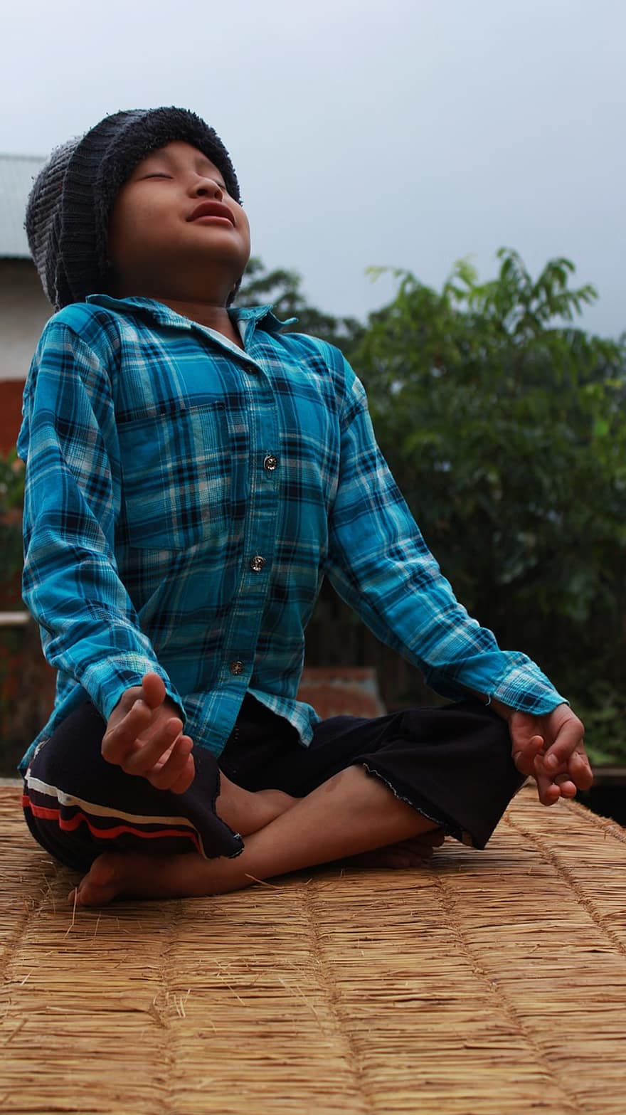 joga, meditacija, ryte, berniukas, vaikas, šviežias, pobūdį, sėdi, tinkamumas, sveikata, šalta