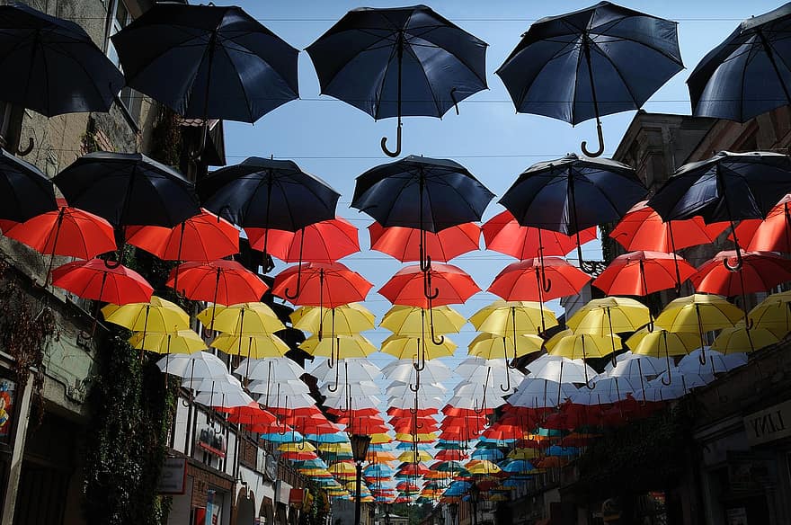 paraplyer, festival, gade, dekoration, farverige paraplyer, by, by-, paraply, regn, multi farvet, vejr