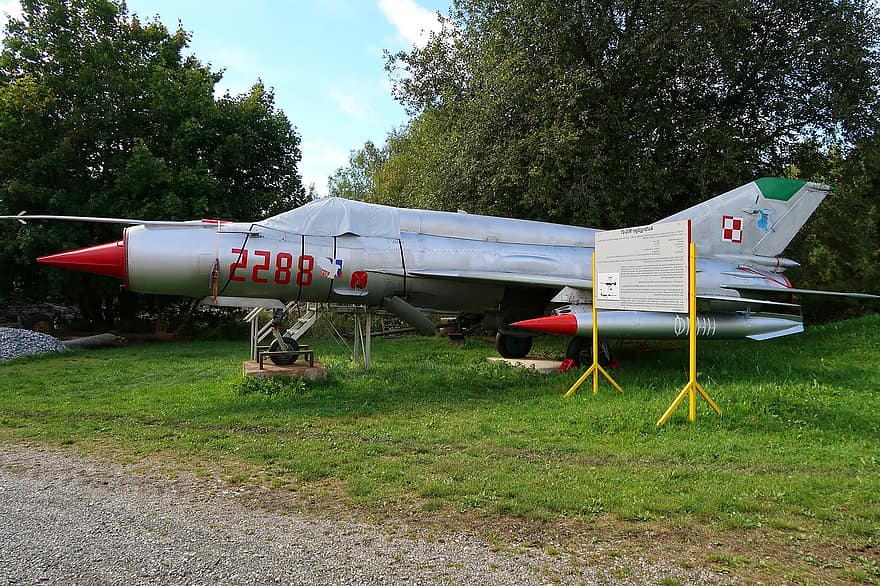 ミグ-21pfm、ジェット、航空機、飛行機、マグ、博物館、歴史的な、軍事、戦争、プロペラ、武器