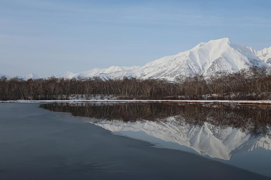 innsjø, første snøfall, vinter, snø, skog, fjellene, Kamchatka, landskap