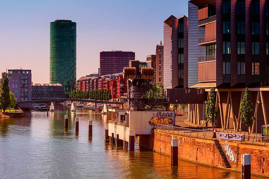 Gebäude, Fluss, Horizont, Stadt, die Architektur, Himmel, Frankfurt, Deutschland, Westhafen, Stadtbild, modern