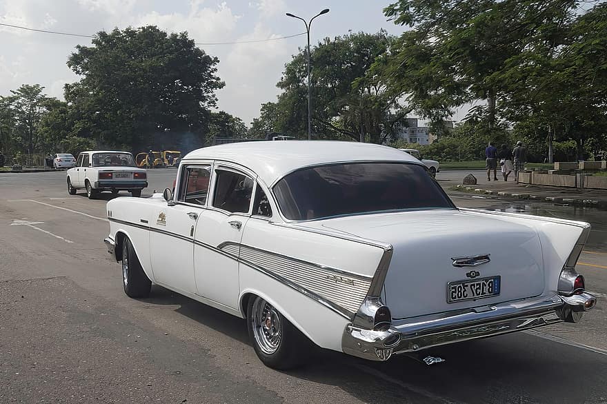 キューバ、ハバナ、道路、シティ、タクシー、車、交通手段、陸上車両、古風な、クロム、輸送モード