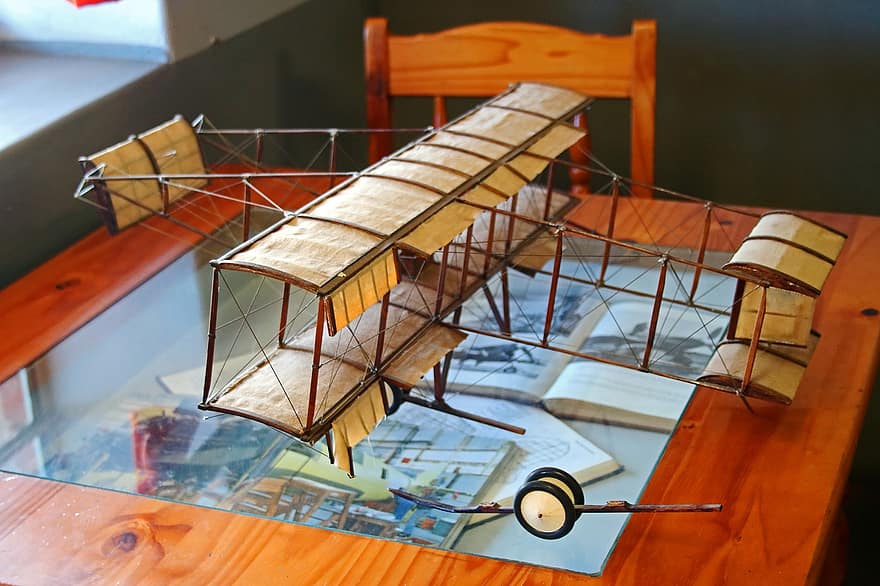 Flugzeug, Ebene, Modell-, maßstabgetreues Modell, Doppeldecker, Kastendrachen, Holz, Struktur, retro, Jahrgang, klassisch