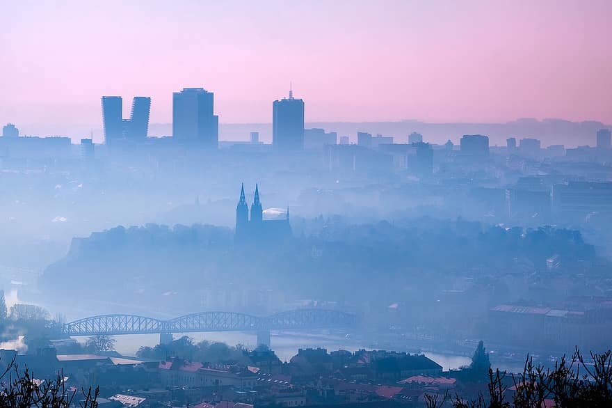 туманный, город, Прага, городской пейзаж, Восход, линия горизонта, городской, туманный пейзаж, известное место, архитектура, небоскреб