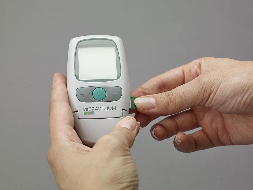 glukometr, technologie, přístroj, krevní cukr, diabetes, diabetik, zdraví, hypoglykémie, test, opatření, monitor