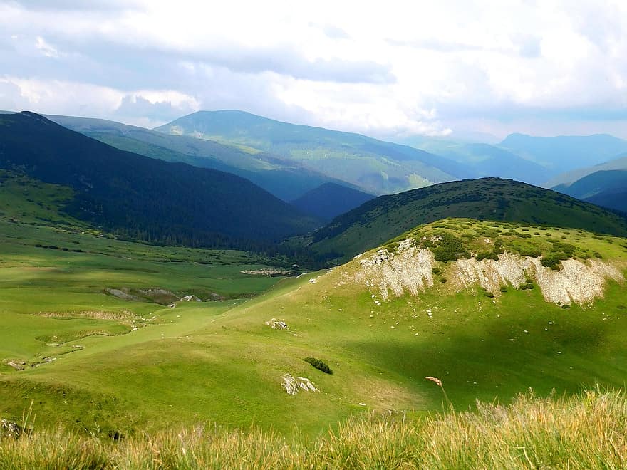 bjerge, autocamper, himmel, skyer, panorama, græs, naturskøn, rejse, bjergvandring, udsigt, Rumænien
