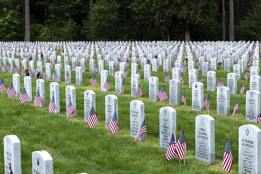 Национално гробище Тахома, военно гробище, паметен ден, ден за спомен, надгробен камък, война, американско знаме, армия, ветеран, трева, военен