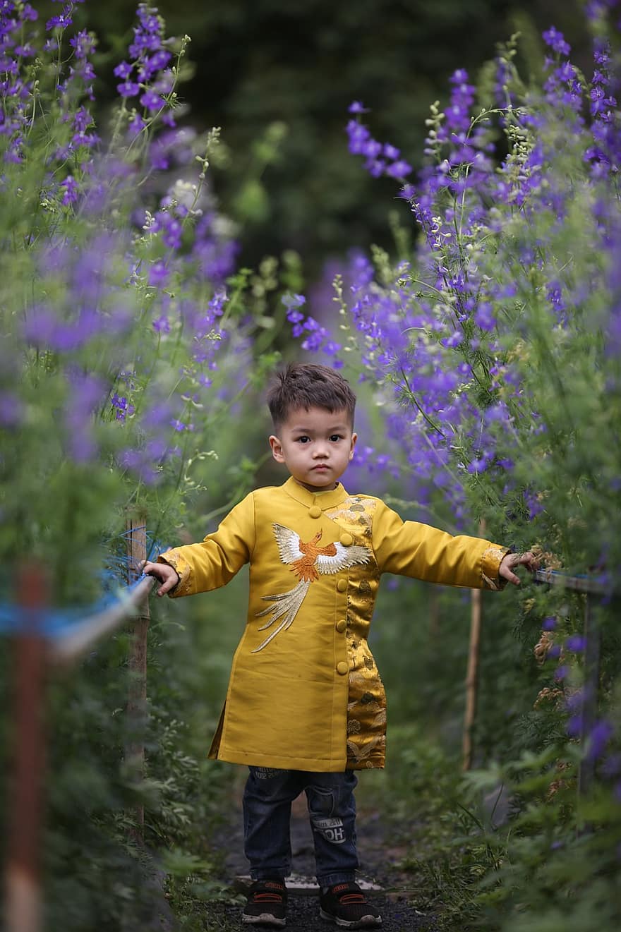 con trai, đứa trẻ, trẻ, đang chơi, những bông hoa, cánh đồng, thời thơ ấu, ngoài trời, chơi, vui vẻ, vui mừng