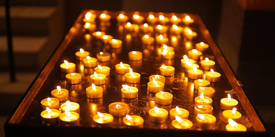 Luz de sacrificio, Iglesia, velas, luz de una vela