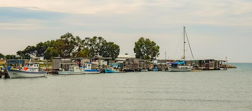 釣り船、ドック、釣りの避難所、風景、Potamos liopetri