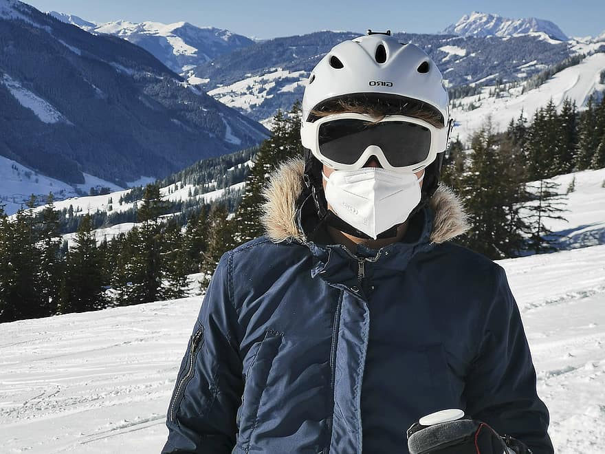 esquiador, hivern, màscara, ffp2, màscara facial, protecció bucal, casc, retrat, neu, esquiar, esports d’hivern