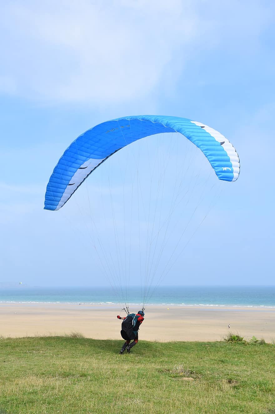 paragliding, paralotnia, mężczyzna, lądowanie, sport, lot, latać, spadochron, niebo, trawa, plaża