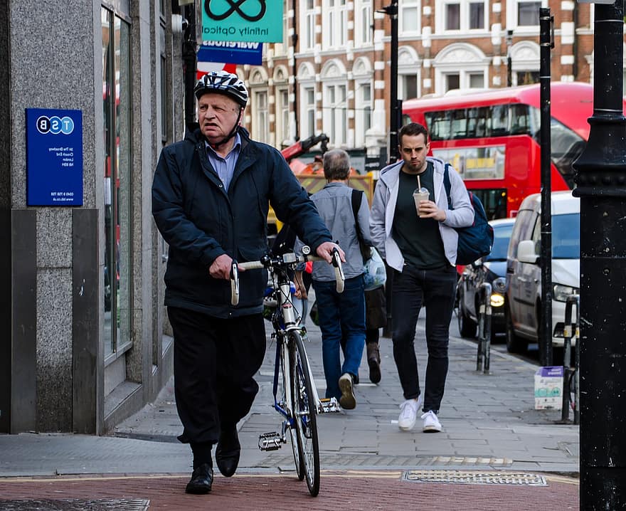 gata, london, stadsliv, england, män, cykel, vuxen, livsstilar, mitten av vuxen, pendlare, kvinnor