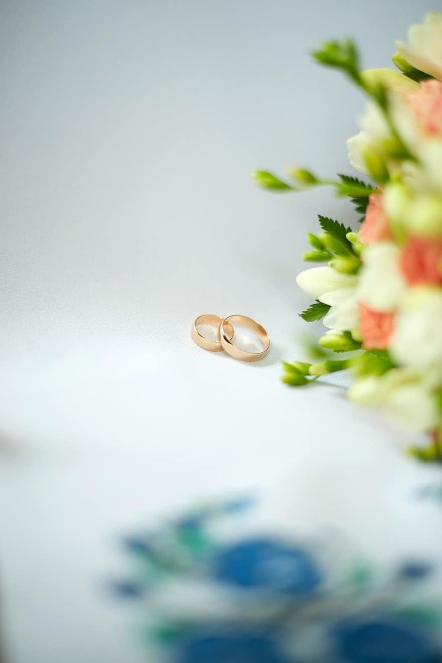 Flowers, Wedding Rings, Wedding, Golden Rings, Pair, Photography, Wedding Photography, Wedding Details, Wedding Preparations, Love, Marriage