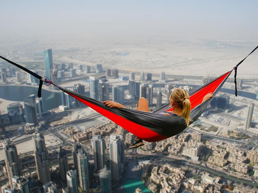 Dubajus, hamakas, mergina, atsipalaidavimas, jokio aukščio baimės, atsipalaiduoti, drąsus, crazy, jauna moteris, rizika, vaizdas