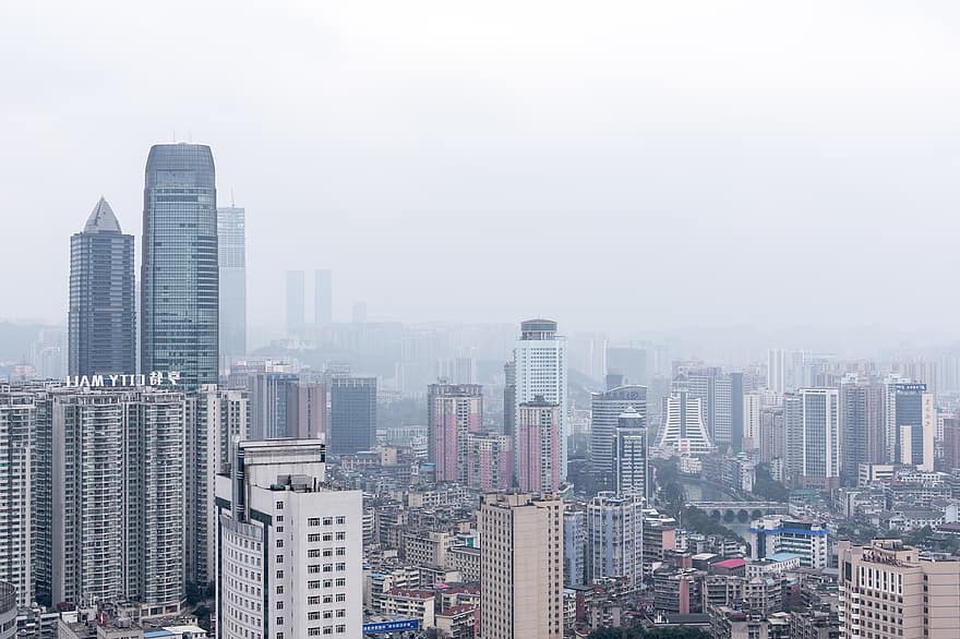 wieżowiec, Miasto, pochmurny dzień, mgła, sylwetka na tle nieba, budynek, Guiyang, pejzaż miejski, architektura, miejska linia horyzontu, na zewnątrz budynku