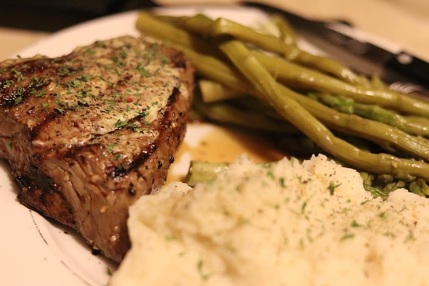 steak dîner, steak, purée de pomme de terre, asperges, délicieux, repas, cuisine, protéine, gril