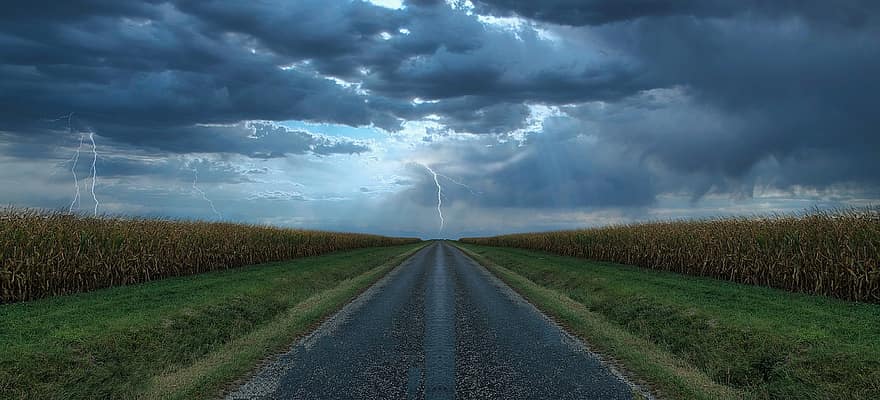 đường, Cánh đồng ngô, tia chớp, mây bão, phong cảnh, cánh đồng, nông trại, nông thôn, đường quê, những đám mây, bầu trời