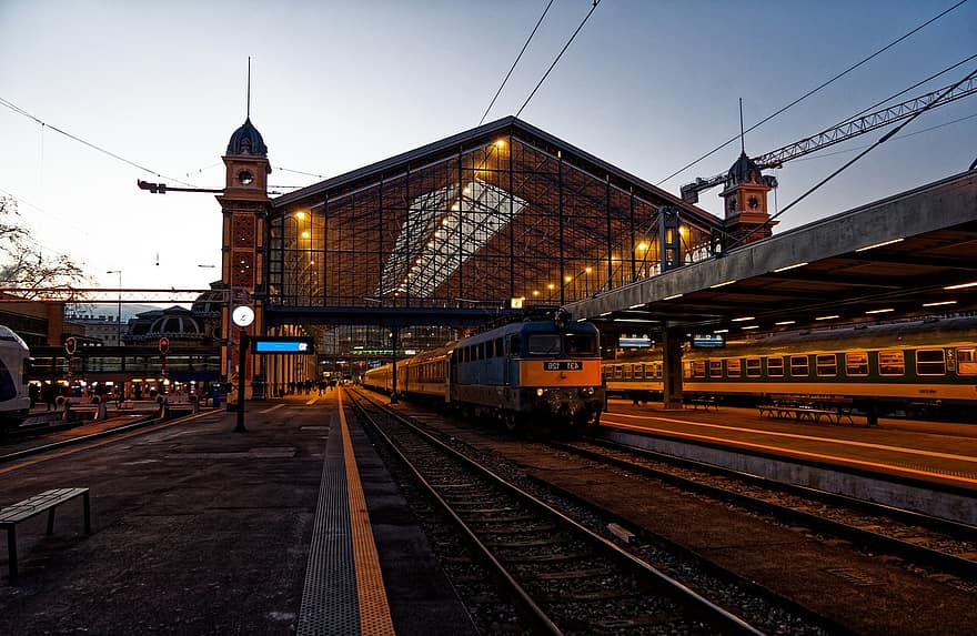 τρένο, σιδηροδρομικό σταθμό, δύση ηλίου, σιδηροδρομικός σταθμός, η δυση του ηλιου, δημόσια συγκοινωνία, Μεταφορά, αρχιτεκτονική, σιδηροδρομική γραμμή, Νύχτα, τρόπο μεταφοράς